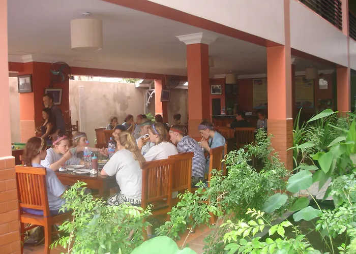 Jasmine Nocleg ze śniadaniem 2*